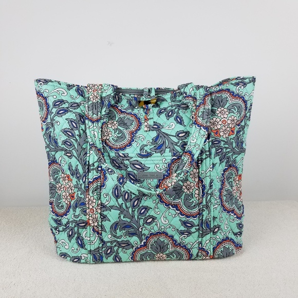 Vera Bradley Handbags - Vera Bradley Vera Tote Fan Flowers NWT